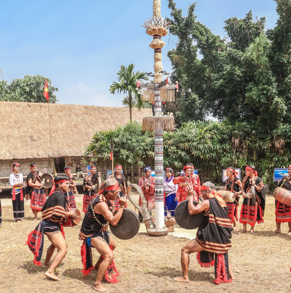 Gìn giữ các giá trị văn hóa, tạo cơ hội kinh doanh và quảng bá du lịch cho các vùng dân tộc thiểu số