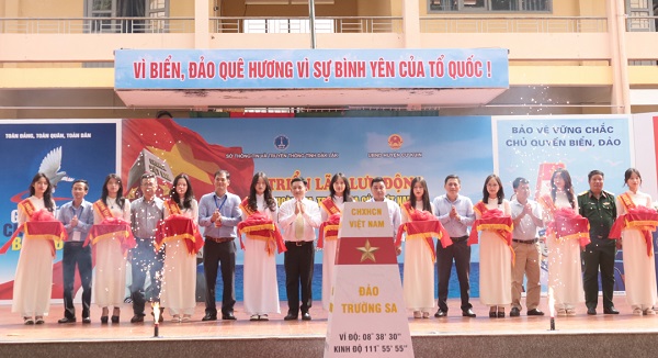 Triển lãm lưu động "Hoàng Sa, Trường Sa của Việt Nam - Những bằng chứng lịch sử và pháp lý"