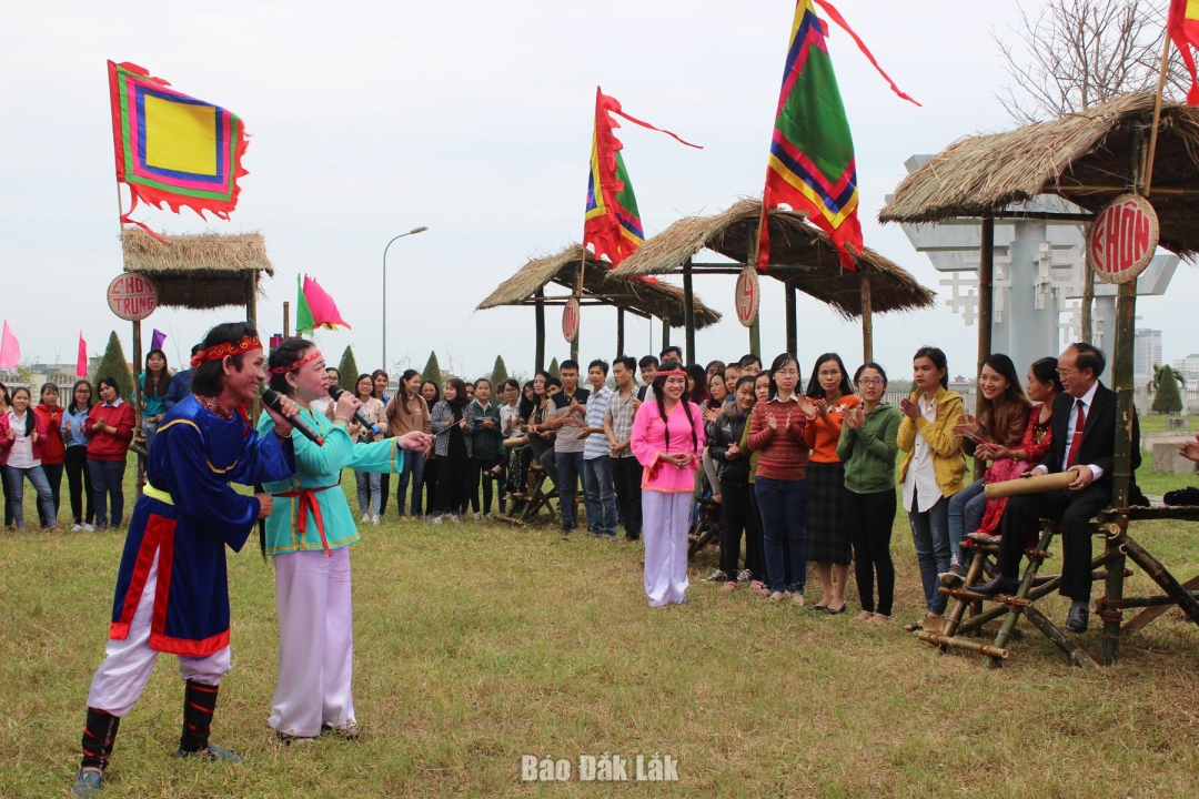 Ban Thường vụ Tỉnh ủy yêu cầu bảo đảm mọi nhà, mọi người đều có điều kiện vui Xuân, đón Tết