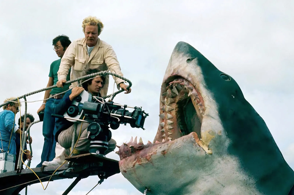 steven-spielberg-michael-chapman-filming-shark-jaws-movie