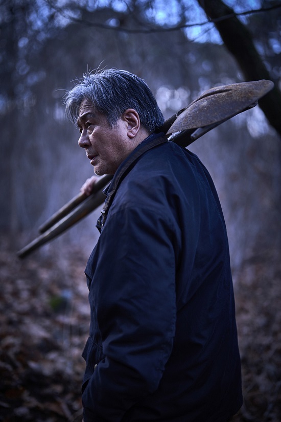'Quật mộ trùng ma' - phim Hàn gây sốt về thảm kịch quỷ ám