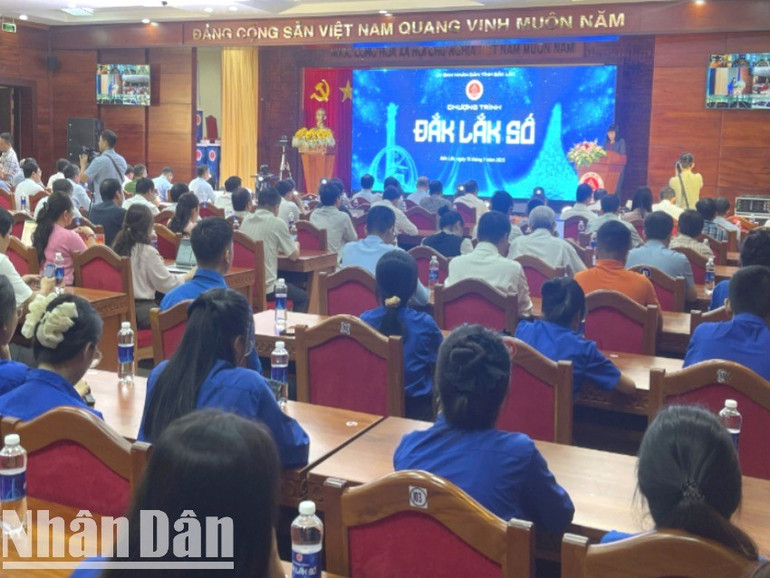 Đắk Lắk phát động 100 ngày 'Bình dân học vụ số'