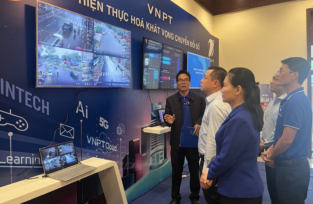 Đắk Lắk phát động 100 ngày cao điểm Bình dân học vụ số đến từng thôn, buôn